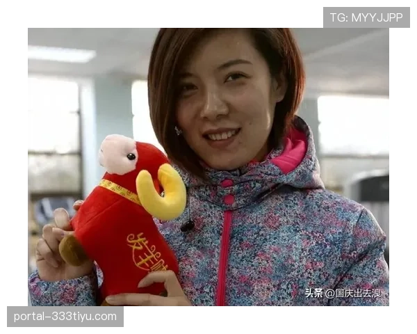 杜丽训练完顺手买了杯奶茶,这自律人设差点没绷住 杜丽训练完顺手买了杯奶茶,这自律人设差点没绷住